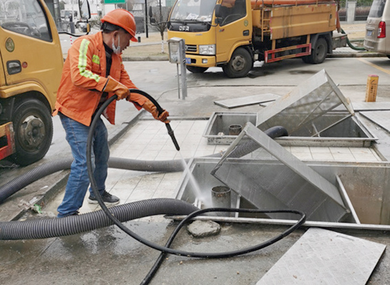 黄龙隔油池清理